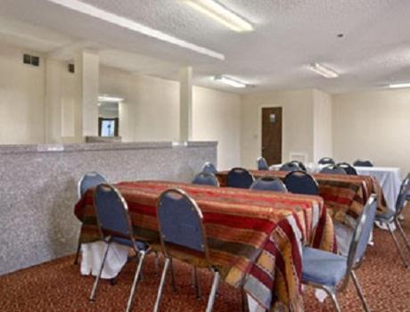Park Hill Inn And Suites Oklahoma City Exterior photo